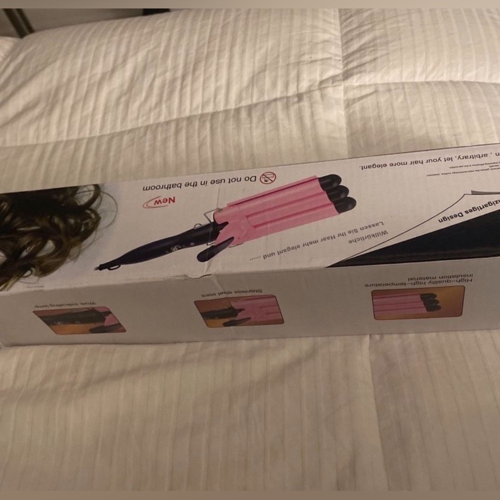 Pink hair crimper